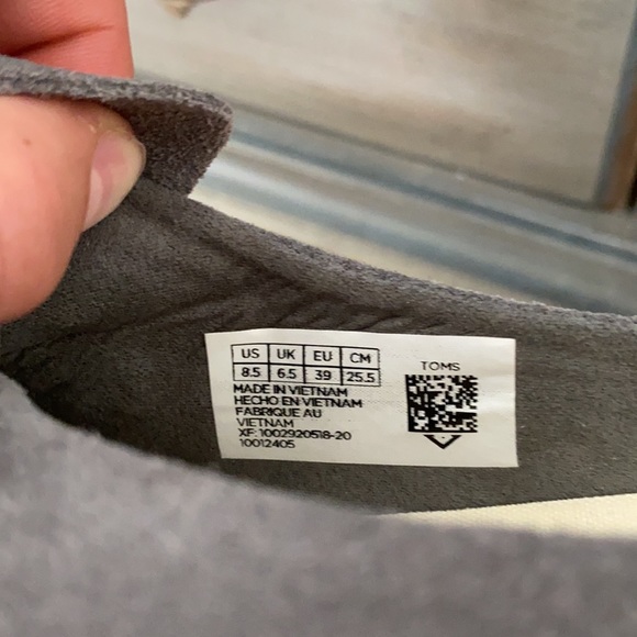 Toms suede slip on shoes - Picture 6 of 6